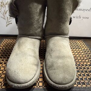 UGG Gray Fur-Lined Boots Women SZ 8- Box 15